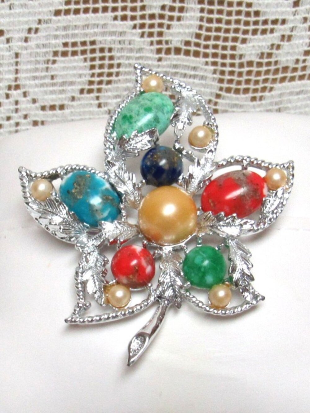 Vintage SARAH COVENTRY PIN Brooch Leaf Shape Silvertone Multi-color Stones Faux